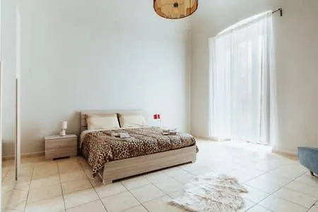 Flores Apartment